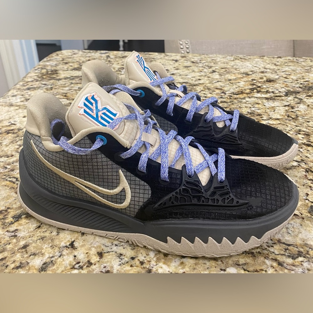 Mens Kyrie basketball shoes